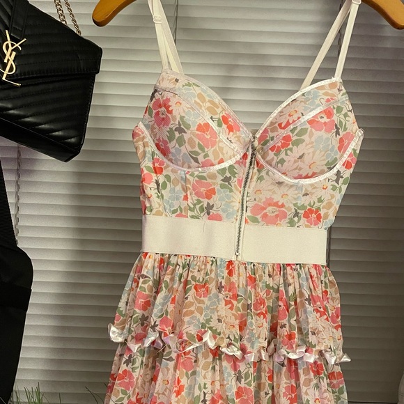 “RACHAEL & CHLOE FLOWER DRESS” - Picture 2 of 8